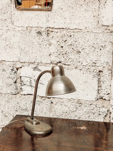 Julia, la lampe de bureau en métal N°339