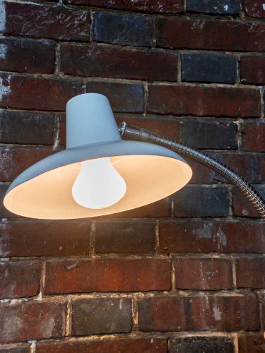 Julia, la lampe de bureau en métal N°471