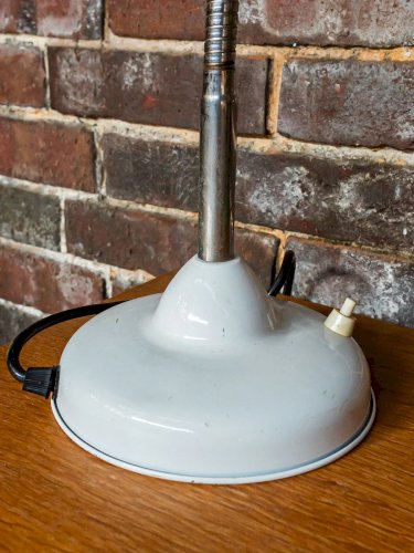 Julia, la lampe de bureau en métal N°471