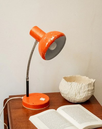 Julia, la lampe de bureau orange en métal N°572