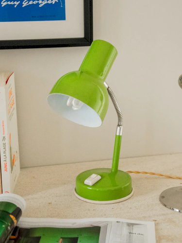Julia, la lampe de bureau verte en métal N°705