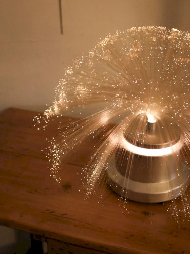 Julia, la lampe en chrome et fibre de verre N°656