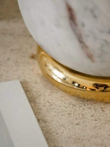 Julia, la lampe en verre marbré dorée N°695