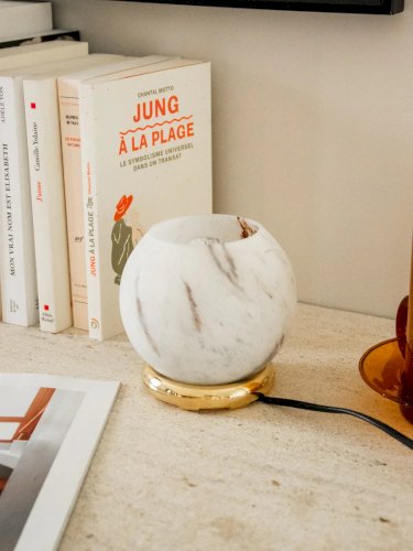 Julia, la lampe en verre marbré dorée N°695