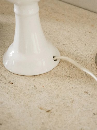 Julia, la lampe globe blanche en verre N°697