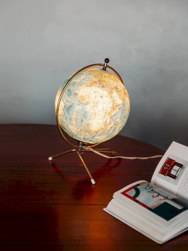 Julia, la lampe mappemonde N°130