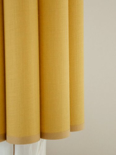 Julia, la lampe moutarde en céramique N°700