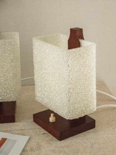 Julia, la paire de lampes texturées en bois N°694