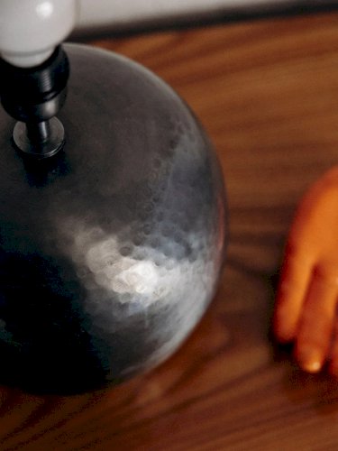 Julia, le pied de lampe en métal N°206