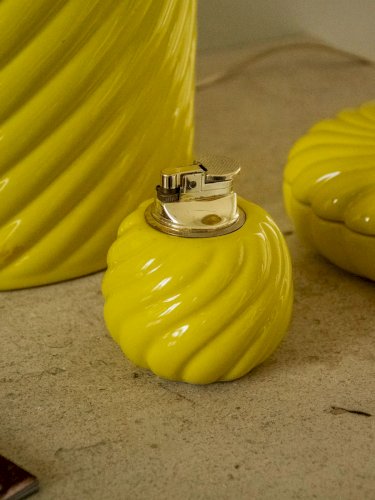 Julia, l'ensemble lampe, boîte et diffuseur en céramique jaune N°712