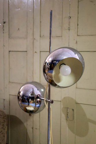 Julien, le grand lampadaire en chrome N°257