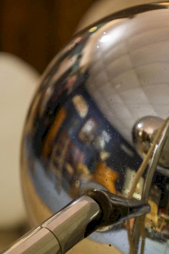 Julien, le grand lampadaire en chrome N°257