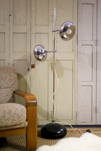 Julien, le grand lampadaire en chrome N°257