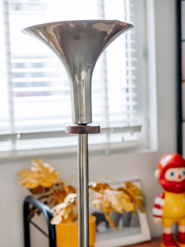 Julien, le grand lampadaire en métal et bois N°221