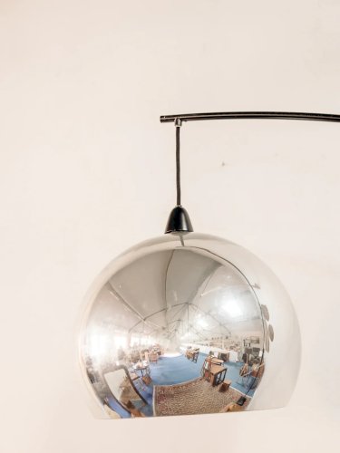 Julien, le grand lampadaire incurvé en inox N°264