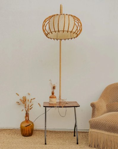 Julien, le lampadaire avec plateau N°250