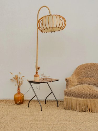 Julien, le lampadaire avec plateau N°250