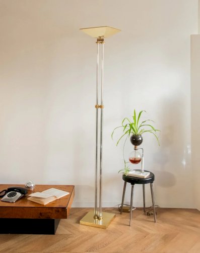 Julien, le lampadaire doré N°201