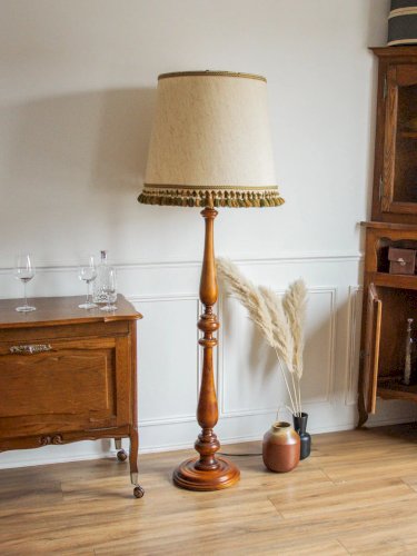 Julien, le lampadaire en bois N°198