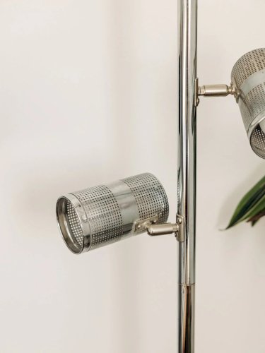 Julien, le lampadaire en chrome N°114