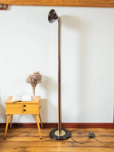 Julien, le lampadaire en métal et cuir N°241