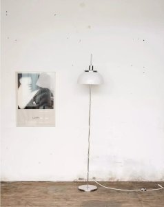 Julien, le lampadaire en métal N°11