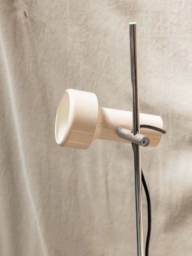 Julien, le lampadaire en plastique N°133