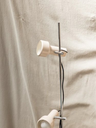 Julien, le lampadaire en plastique N°133