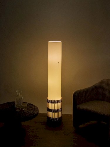 Julien, le lampadaire fin en rotin N°149