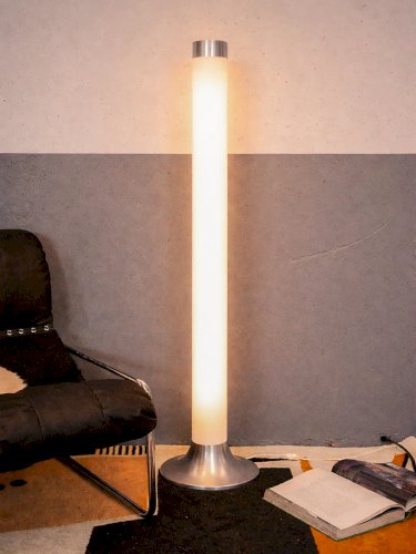 Julien, le lampadaire néon en métal N°272