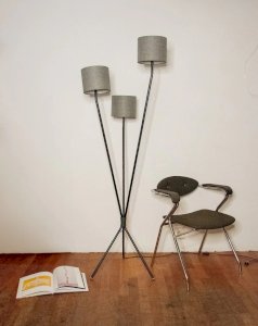 Julien, le lampadaire tripode en métal N°228