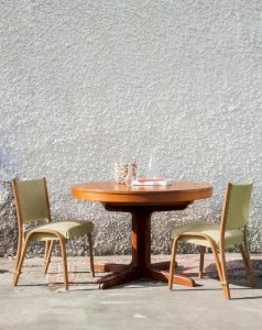 Karla, the Baumann dining table No. 351