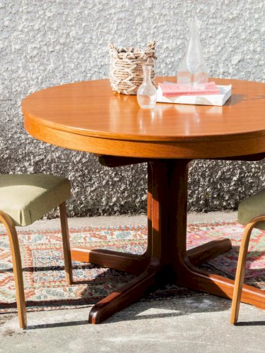 Karla, la table à manger Baumann N°351