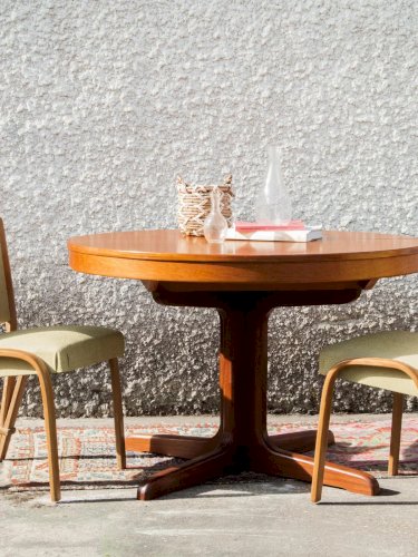 Karla, la table à manger Baumann N°351