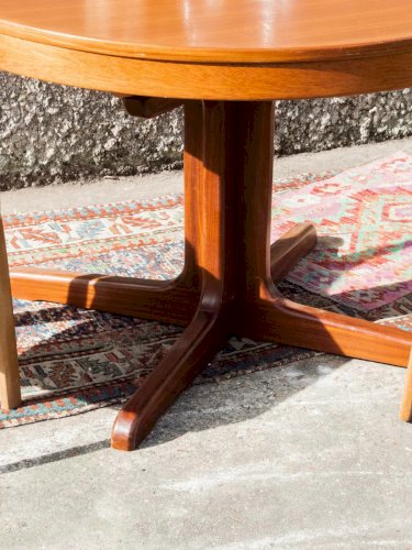 Karla, la table à manger Baumann N°351