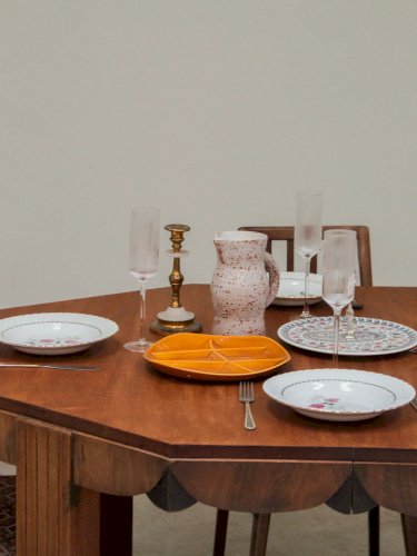 Karla, la table à manger en bois art déco N°1026