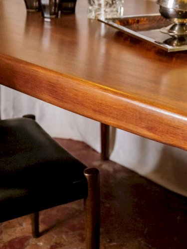 Karla, la table à manger en bois de palissandre N°1079