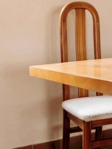 Karla, la table à manger en bois N°107