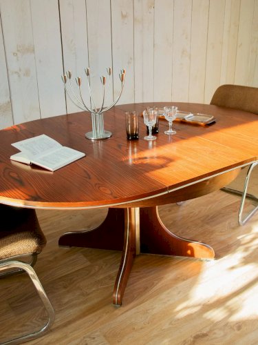 Karla, la table à manger en bois papillon N°1039