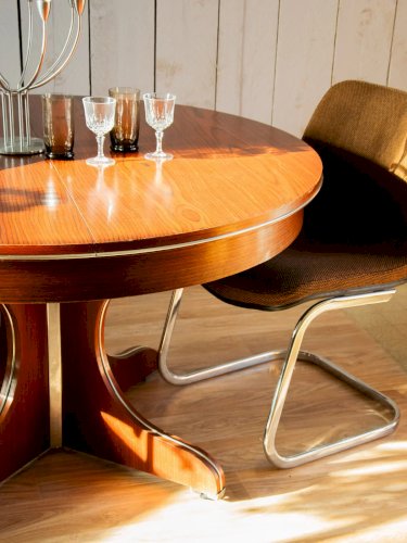 Karla, la table à manger en bois papillon N°1039