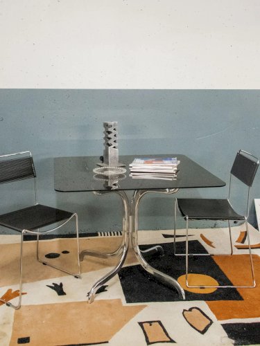 Karla, la table à manger en chrome et verre fumé N°1050