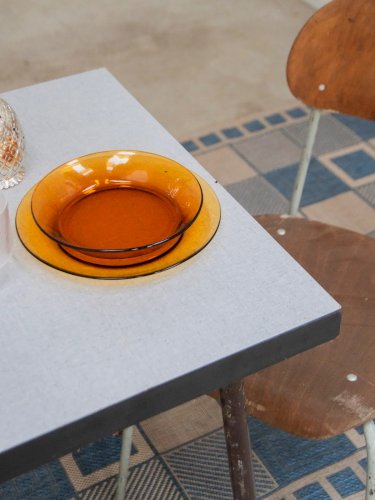 Karla, la table à manger en formica gris N°1010