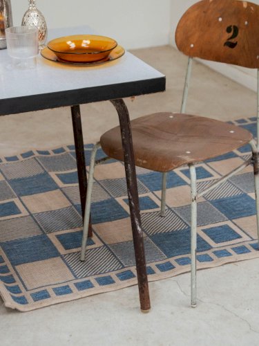 Karla, la table à manger en formica gris N°1010