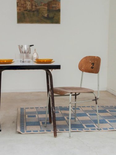 Karla, la table à manger en formica gris N°1010