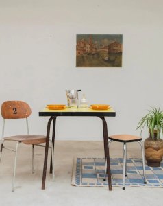 Karla, the yellow formica dining table No. 1011