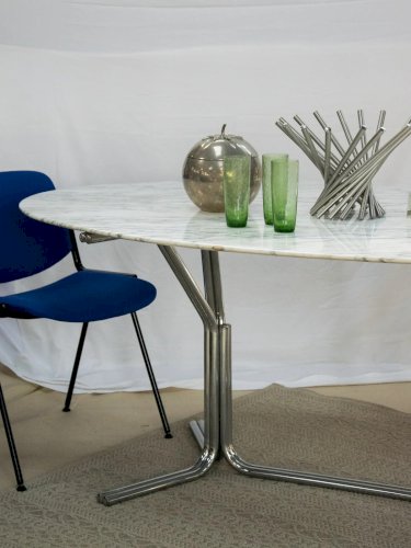 Karla, la table à manger en marbre N°400