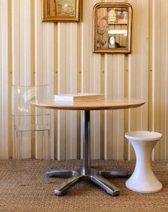 Karla, the metal and wood dining table No. 388