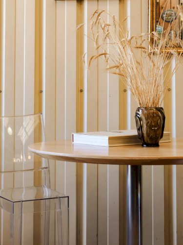 Karla, la table à manger en métal et bois N°388