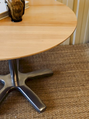 Karla, la table à manger en métal et bois N°388