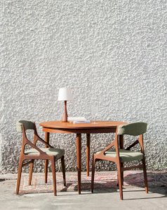 Karla, the teak dining table No. 333